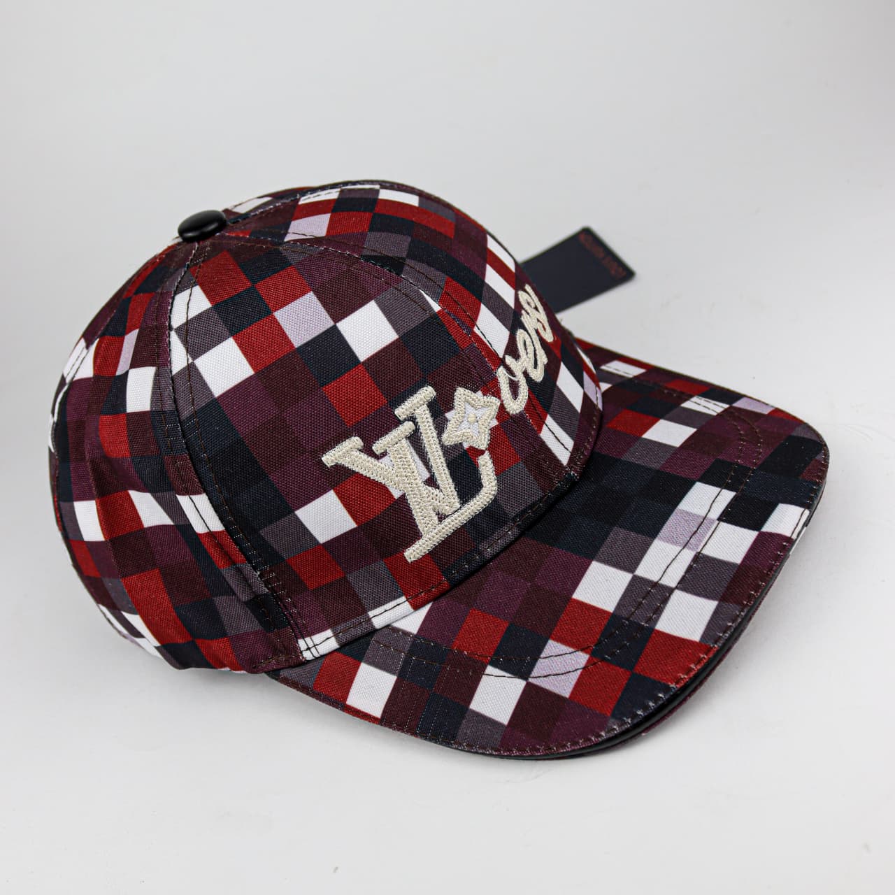 كاب louis vuitton مربعات كاب louis vuitton مربعات