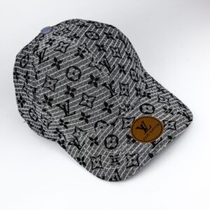 كاب louis vuitton مربعات