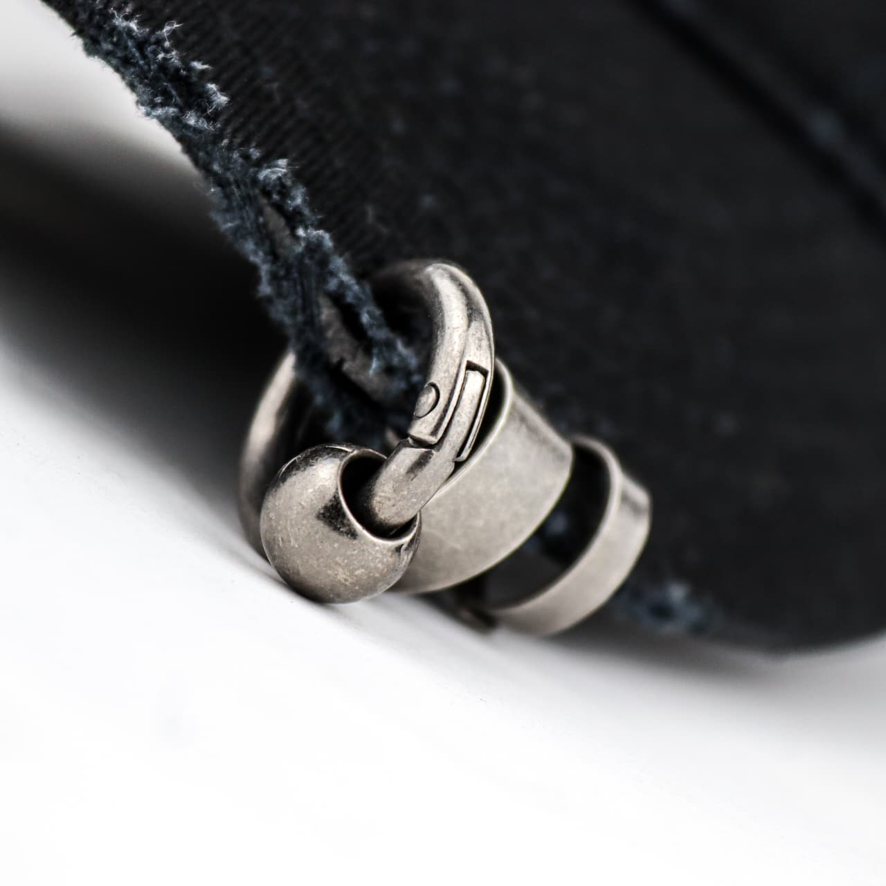 كاب dior أسود كاب dior أسود