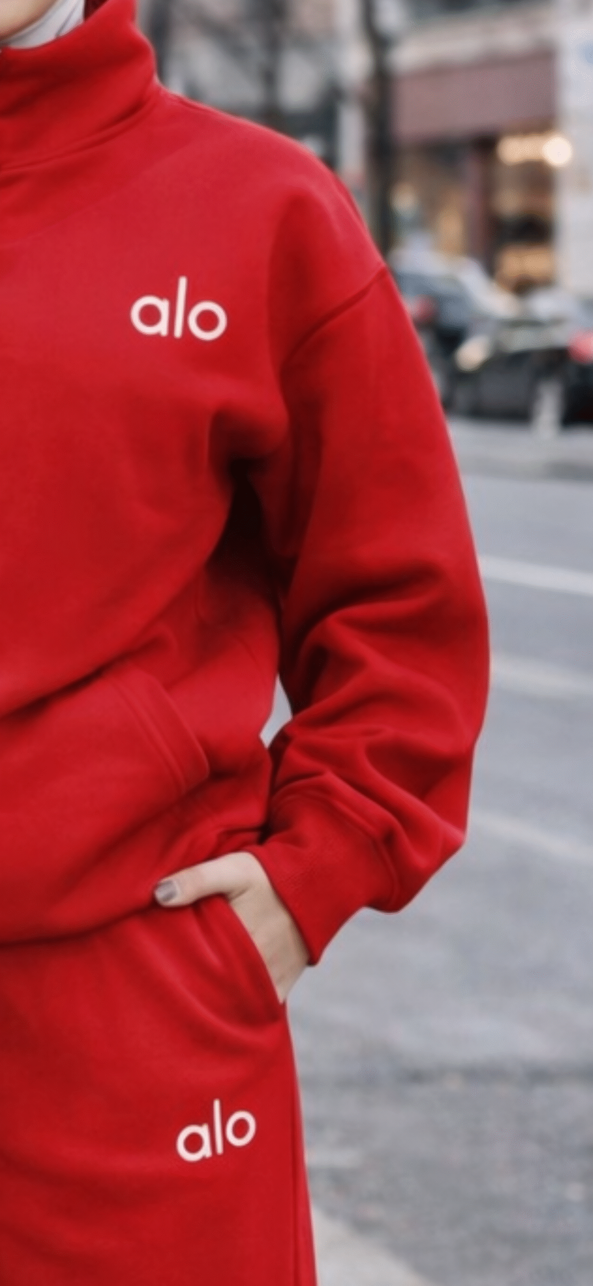 ترنج حريمي شتوي alo خامة تقيلة – ألوان أحمر وأخضر ترنج حريمي شتوي alo خامة تقيلة – ألوان أحمر وأخضر