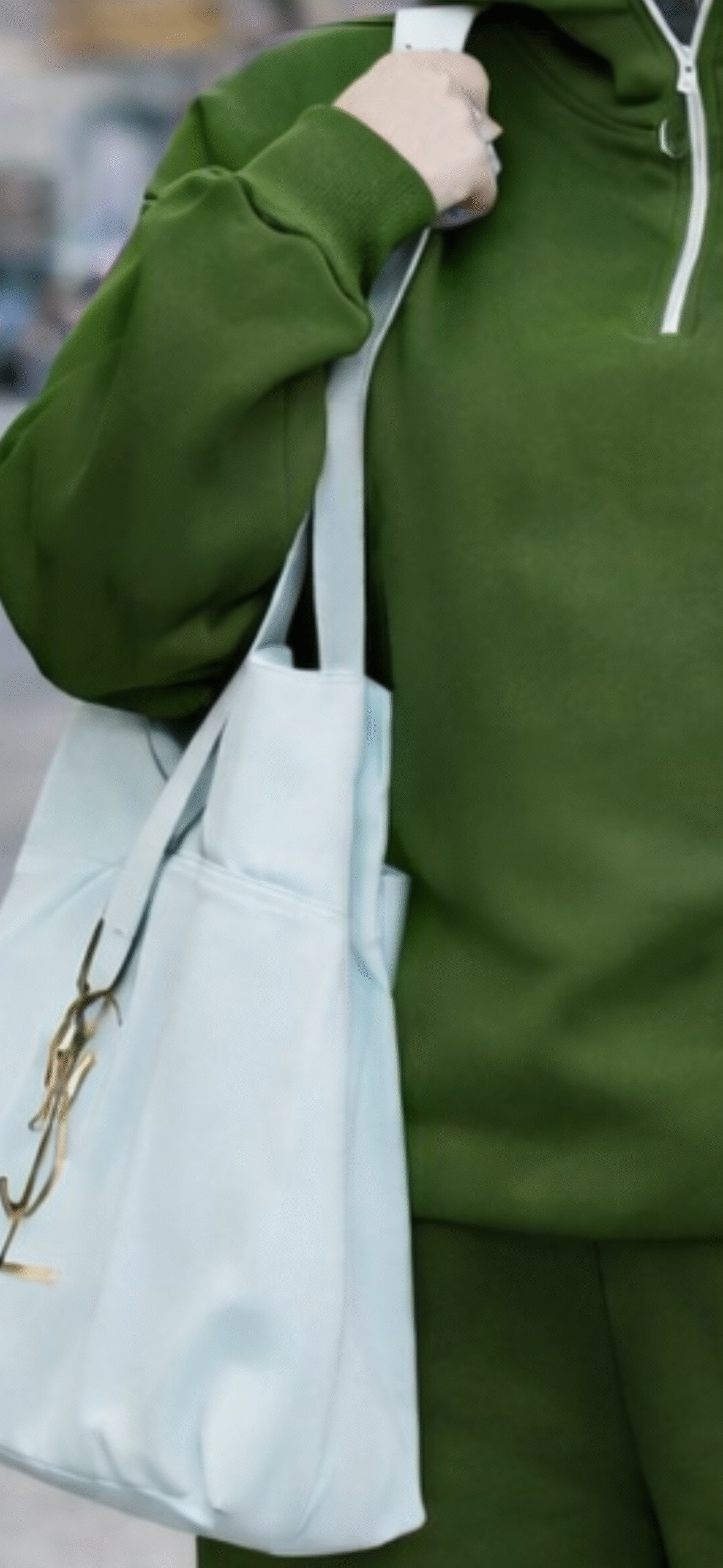 ترنج حريمي شتوي alo خامة تقيلة – ألوان أحمر وأخضر ترنج حريمي شتوي alo خامة تقيلة – ألوان أحمر وأخضر